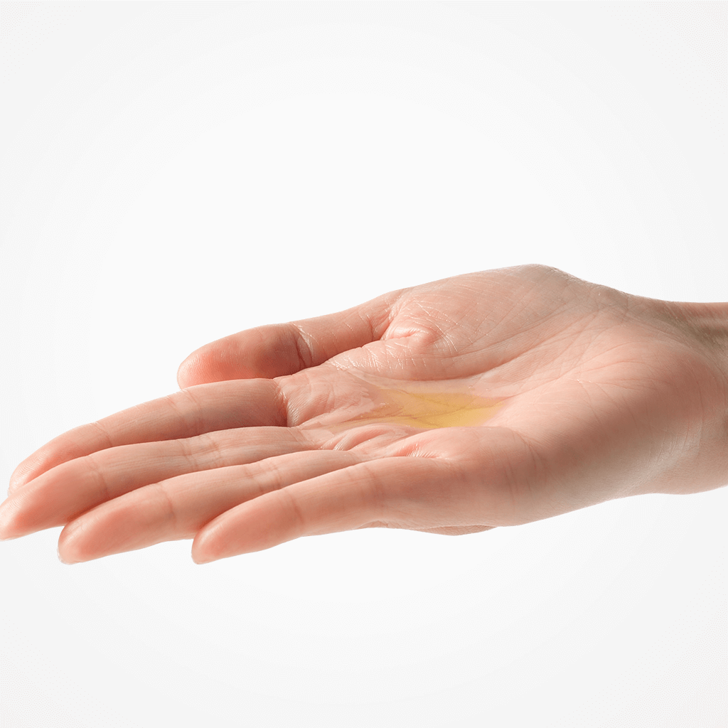 手に出したローション 化粧水